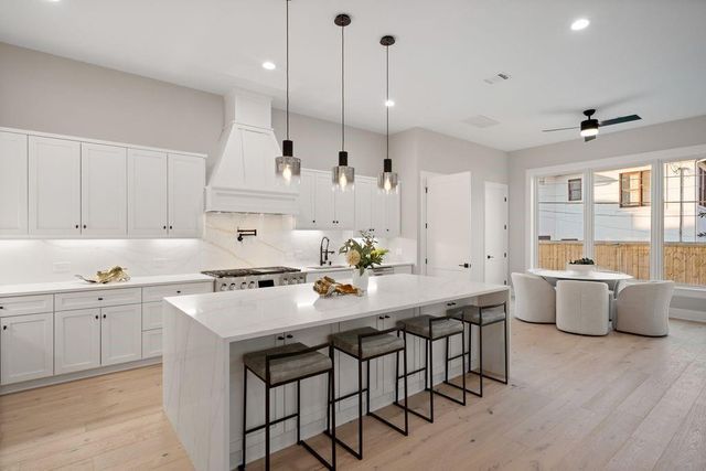 2046 Macarthur Street, Houston, TX 77030