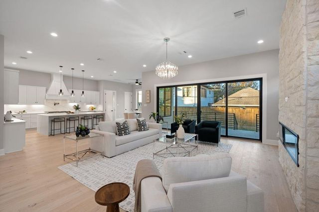 2046 Macarthur Street, Houston, TX 77030