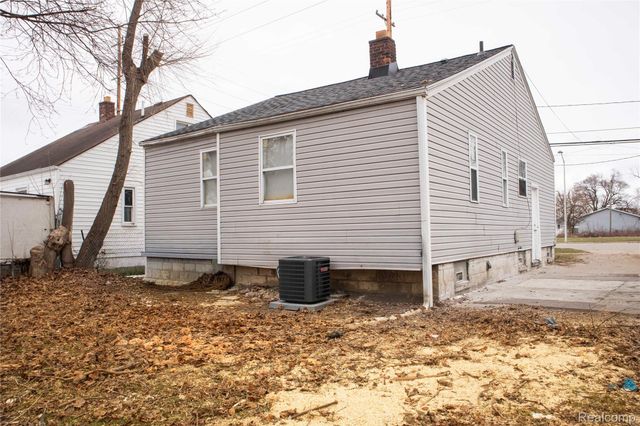 91 Martin Luther King Jr Boulevard N, Pontiac, MI 48342