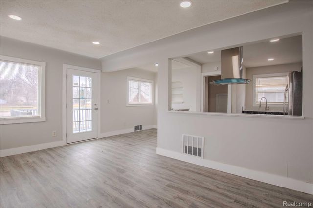 91 Martin Luther King Jr Boulevard N, Pontiac, MI 48342