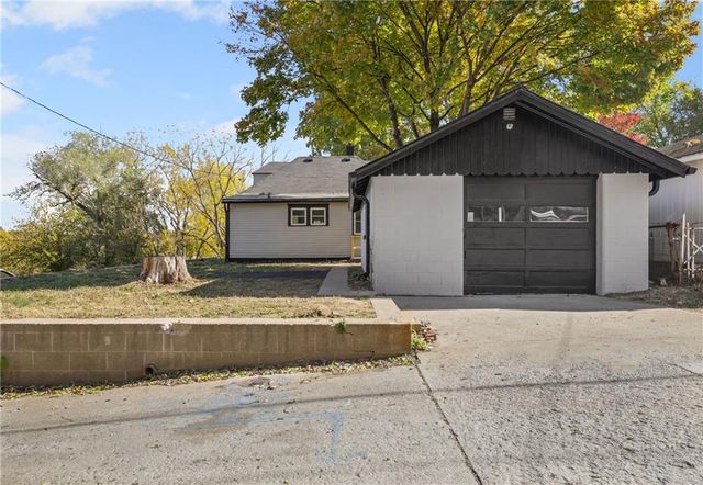 2314 S 19th Street, St Joseph, MO 64503