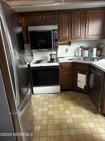 20 Maple Lane D, Brielle, NJ 08730