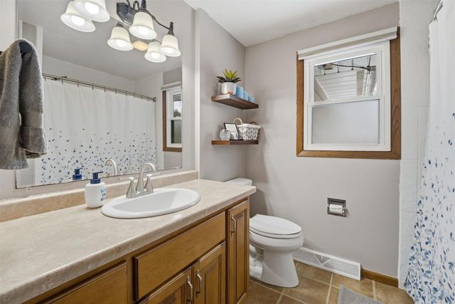 1003 CEDAR STREET, Little Chute, WI 54140