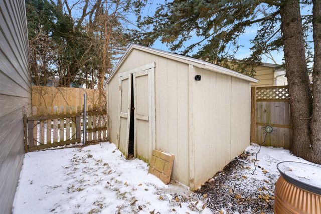 1003 CEDAR STREET, Little Chute, WI 54140