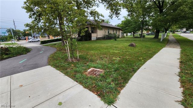 7925 Garfield Boulevard, Garfield Heights, OH 44125