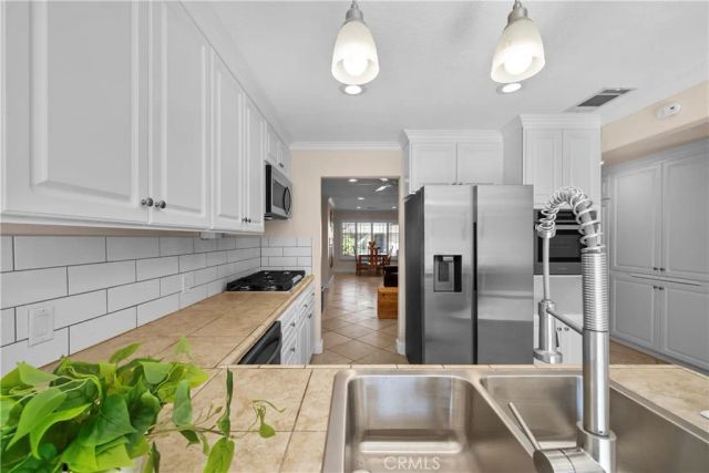 26830 Avenue Of The Oaks C, Newhall, CA 91321