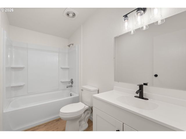 14 S GEE CREEK Loop, Ridgefield, WA 98642