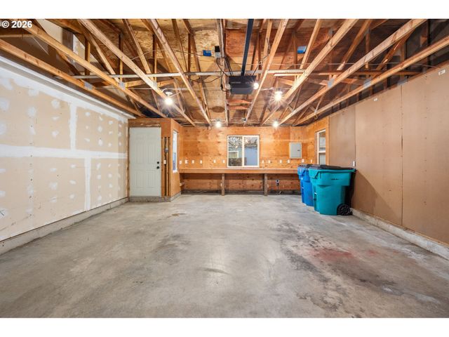 14 S GEE CREEK Loop, Ridgefield, WA 98642