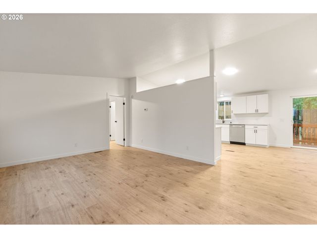 14 S GEE CREEK Loop, Ridgefield, WA 98642