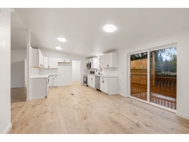 14 S GEE CREEK Loop, Ridgefield, WA 98642