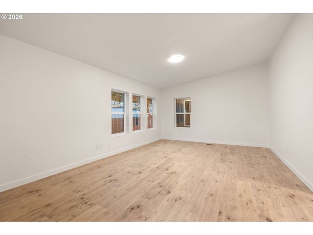 14 S GEE CREEK Loop, Ridgefield, WA 98642