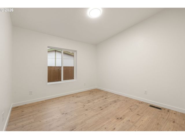 14 S GEE CREEK Loop, Ridgefield, WA 98642