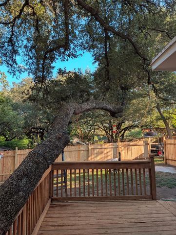 10801 W Lakeview DR, Jonestown, TX 78645