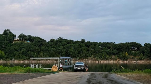 10801 W Lakeview DR, Jonestown, TX 78645