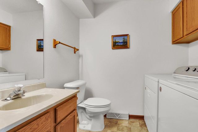 10320 W Whitnall Edge CIRCLE, Franklin, WI 53132