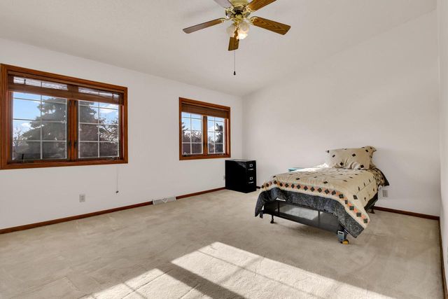 10320 W Whitnall Edge CIRCLE, Franklin, WI 53132