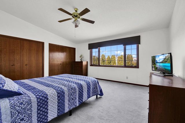 10320 W Whitnall Edge CIRCLE, Franklin, WI 53132