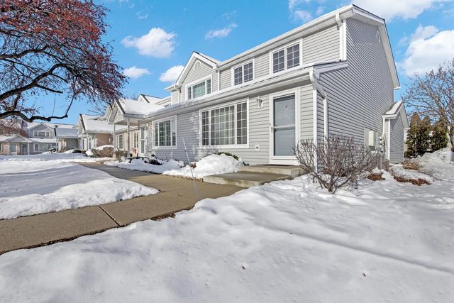 10320 W Whitnall Edge CIRCLE, Franklin, WI 53132