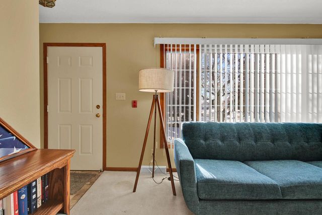 10320 W Whitnall Edge CIRCLE, Franklin, WI 53132