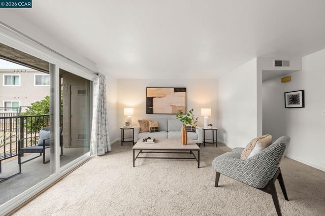 1318 B St 105, Hayward, CA 94541