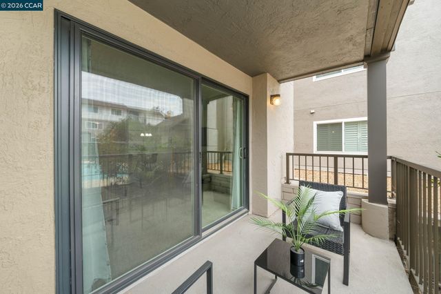 1318 B St 105, Hayward, CA 94541