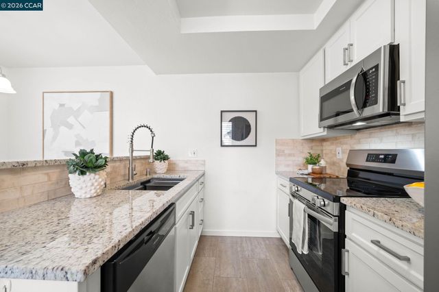 1318 B St 105, Hayward, CA 94541