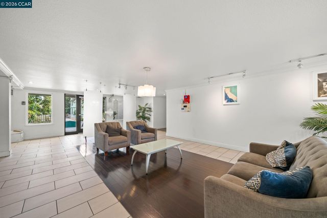 1318 B St 105, Hayward, CA 94541