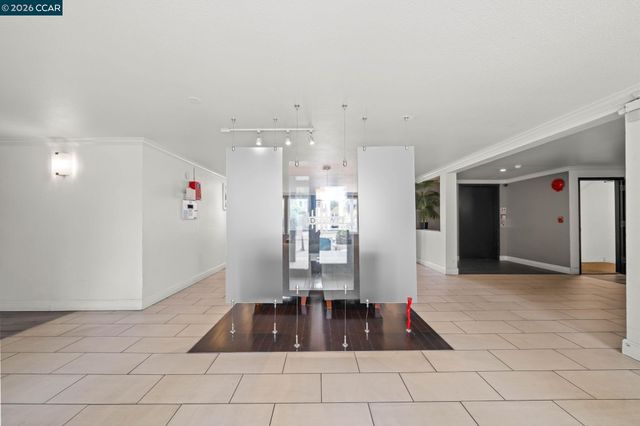 1318 B St 105, Hayward, CA 94541