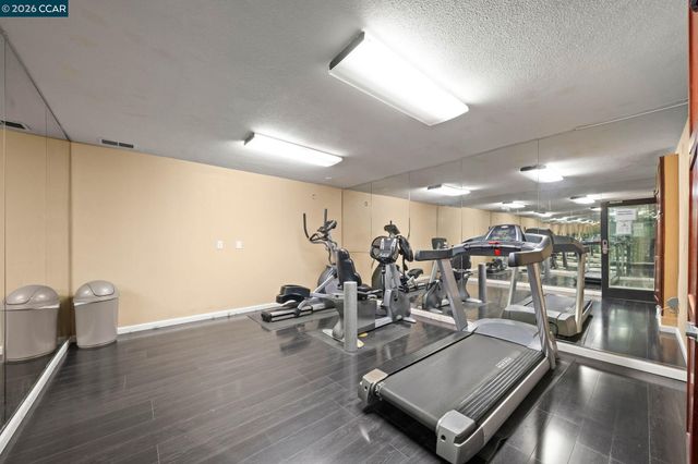 1318 B St 105, Hayward, CA 94541