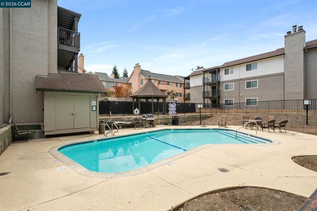 1318 B St 105, Hayward, CA 94541