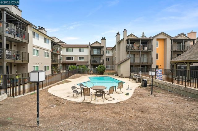 1318 B St 105, Hayward, CA 94541