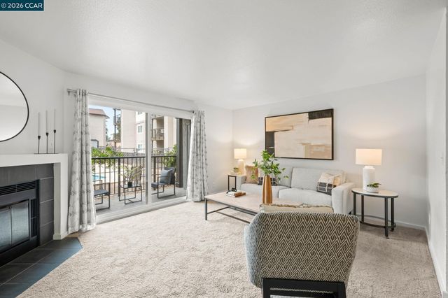 1318 B St 105, Hayward, CA 94541