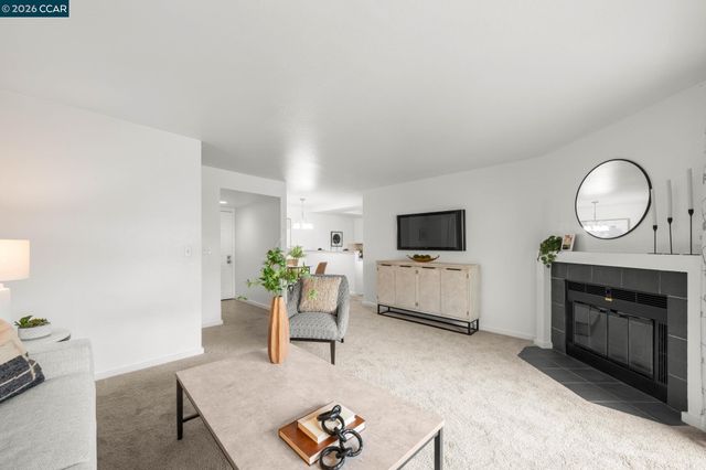 1318 B St 105, Hayward, CA 94541