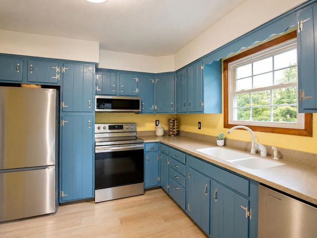 16 Pinehurst Drive, Jericho, VT 05465