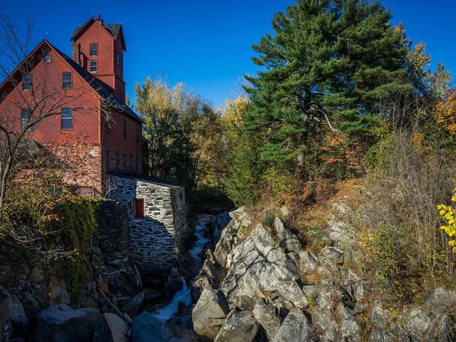 16 Pinehurst Drive, Jericho, VT 05465