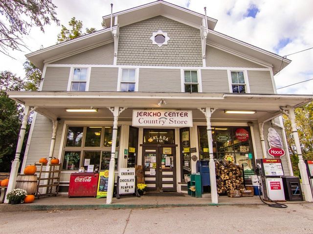 16 Pinehurst Drive, Jericho, VT 05465