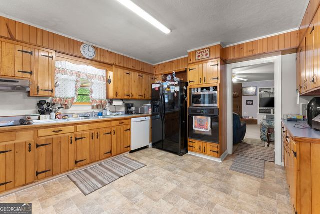 4508 Dicks Hill Parkway, Mount Airy, GA 30563