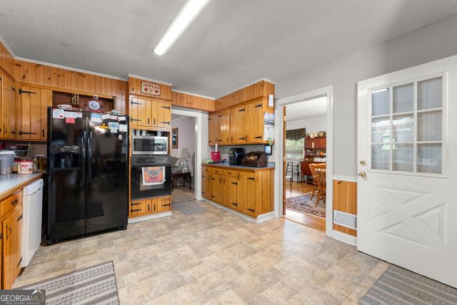 4508 Dicks Hill Parkway, Mount Airy, GA 30563