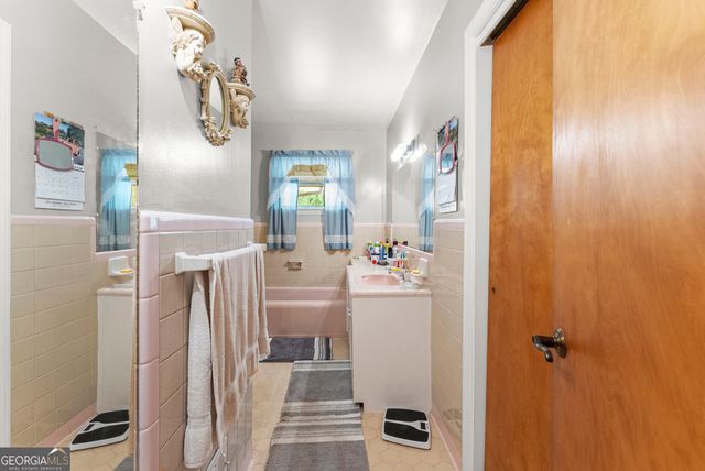 4508 Dicks Hill Parkway, Mount Airy, GA 30563