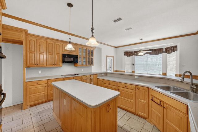 1810 Plum Creek Drive, Midlothian, TX 76065