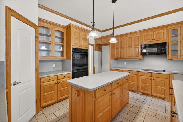 1810 Plum Creek Drive, Midlothian, TX 76065