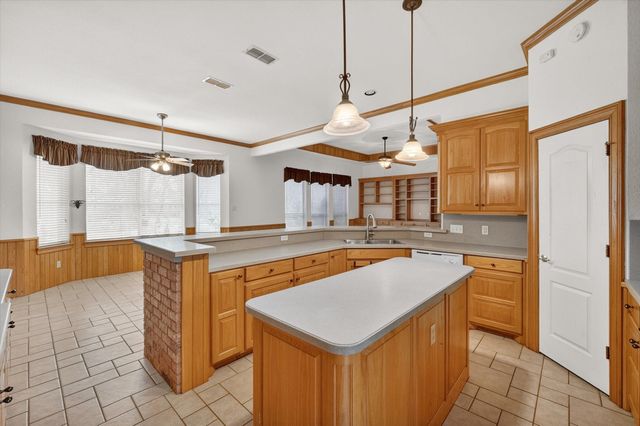 1810 Plum Creek Drive, Midlothian, TX 76065