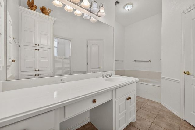 1810 Plum Creek Drive, Midlothian, TX 76065