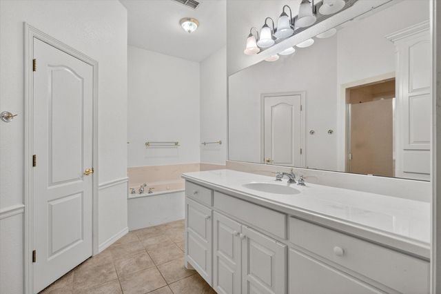 1810 Plum Creek Drive, Midlothian, TX 76065