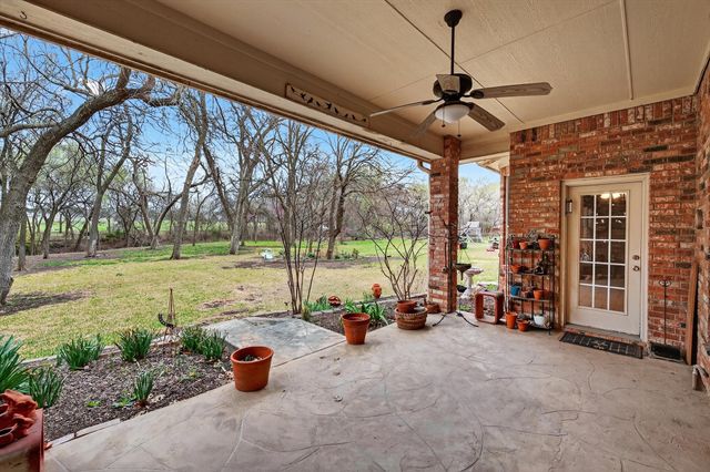 1810 Plum Creek Drive, Midlothian, TX 76065