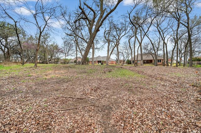 1810 Plum Creek Drive, Midlothian, TX 76065