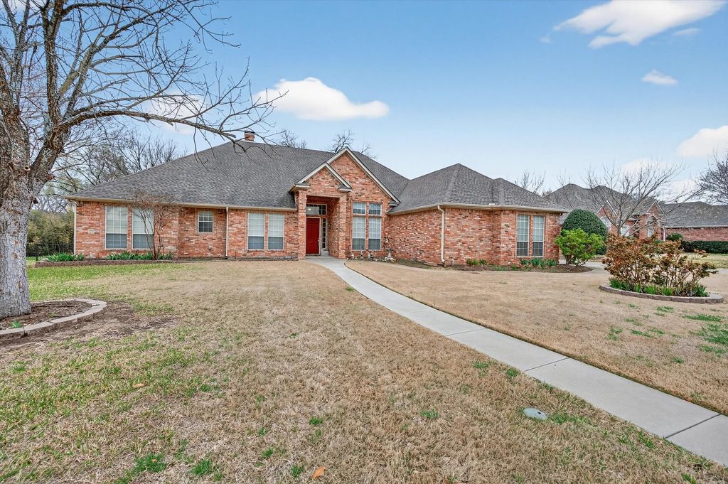 1810 Plum Creek Drive, Midlothian, TX 76065
