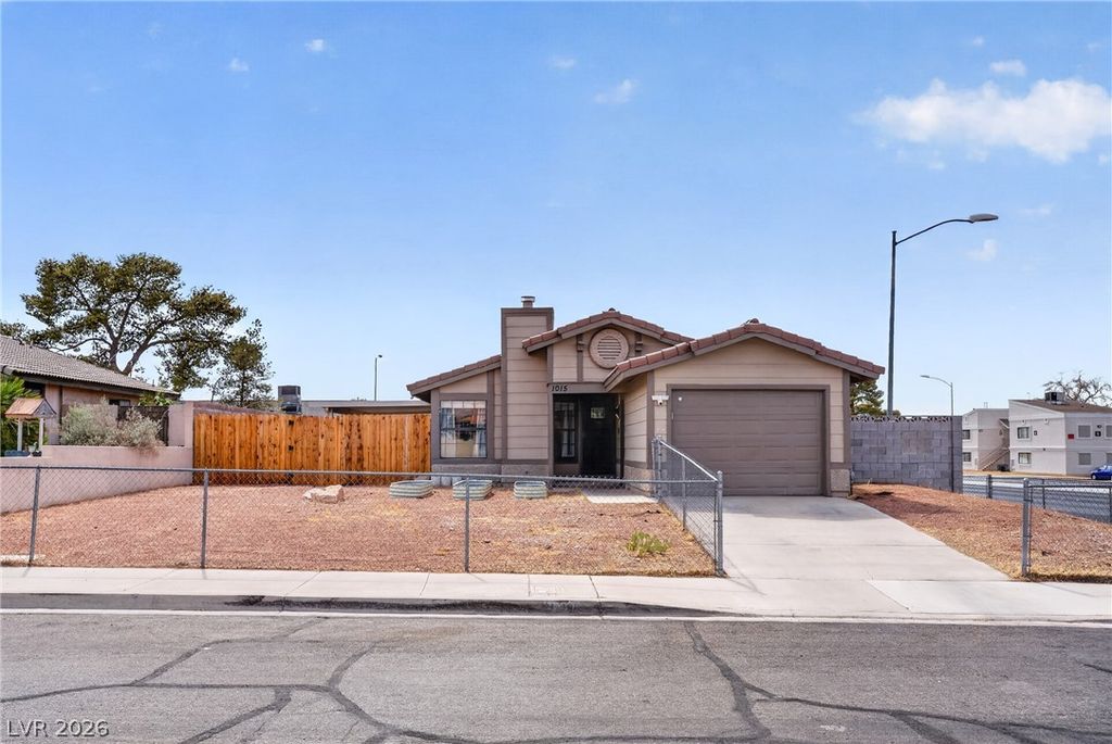 1015 Brookside Court, Henderson, NV 89015 — photo 2