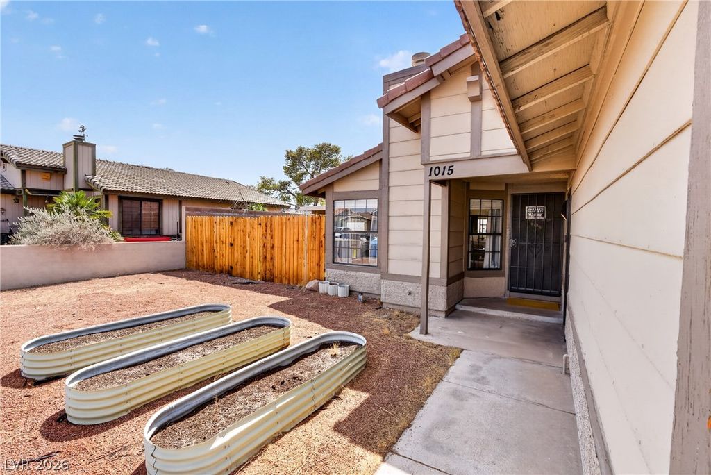 1015 Brookside Court, Henderson, NV 89015 — photo 4