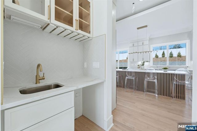 30 Grand Terrace, Livingston, NJ 07039